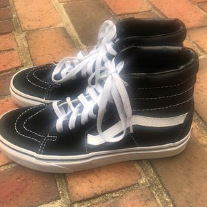 VANS hightop skateboard shoe